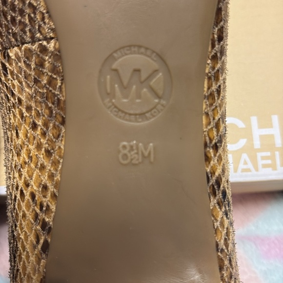 Michael Kors Brown Snakeskin Women's Heels - Picture 6 of 7